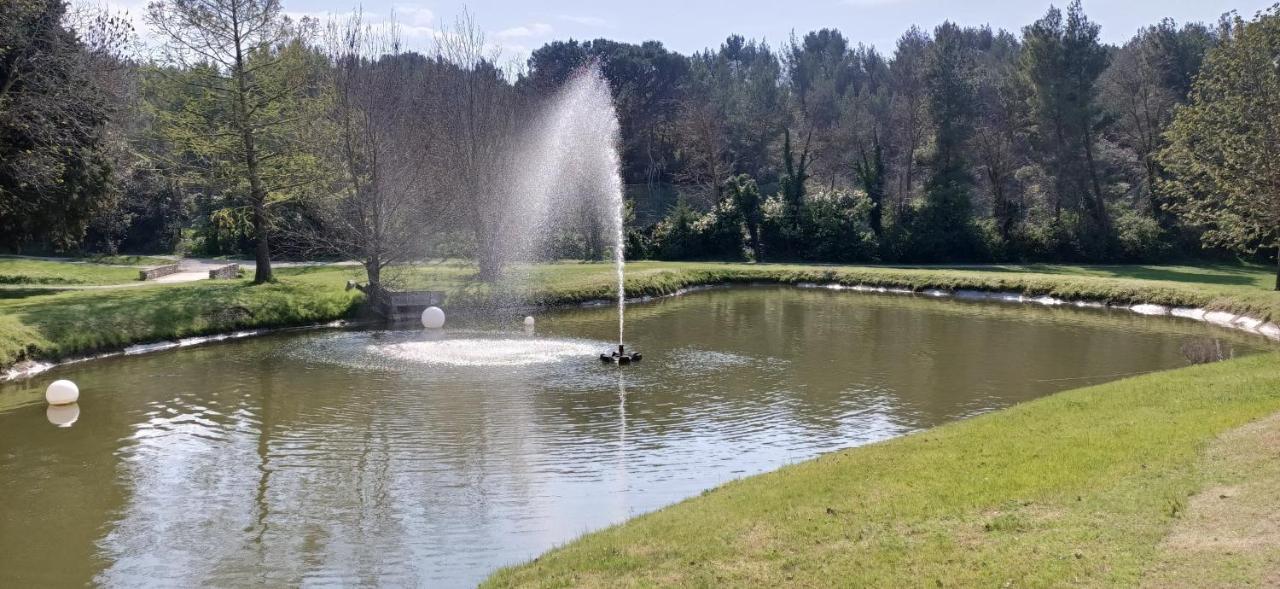 Charmant T2 Climatise Avec Belle Vue , Golf De Pont-Royal มัลล์มอร์ ภายนอก รูปภาพ