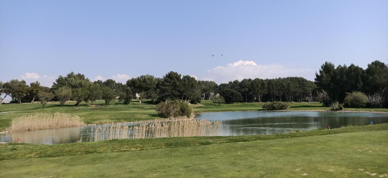 Charmant T2 Climatise Avec Belle Vue , Golf De Pont-Royal มัลล์มอร์ ภายนอก รูปภาพ