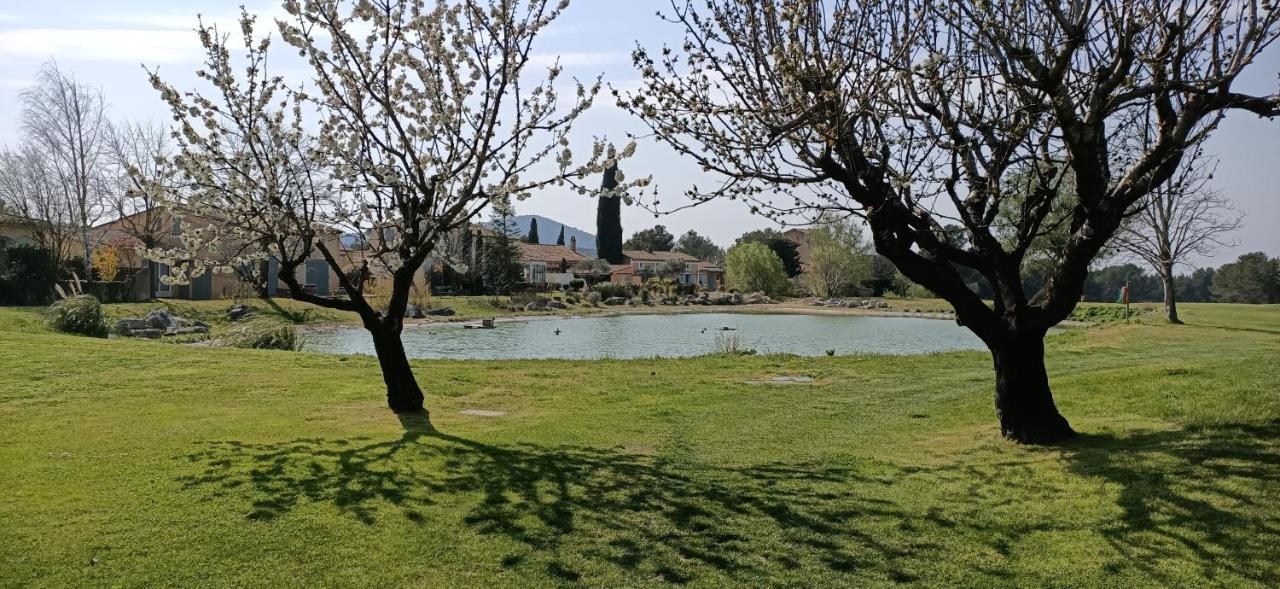 Charmant T2 Climatise Avec Belle Vue , Golf De Pont-Royal มัลล์มอร์ ภายนอก รูปภาพ