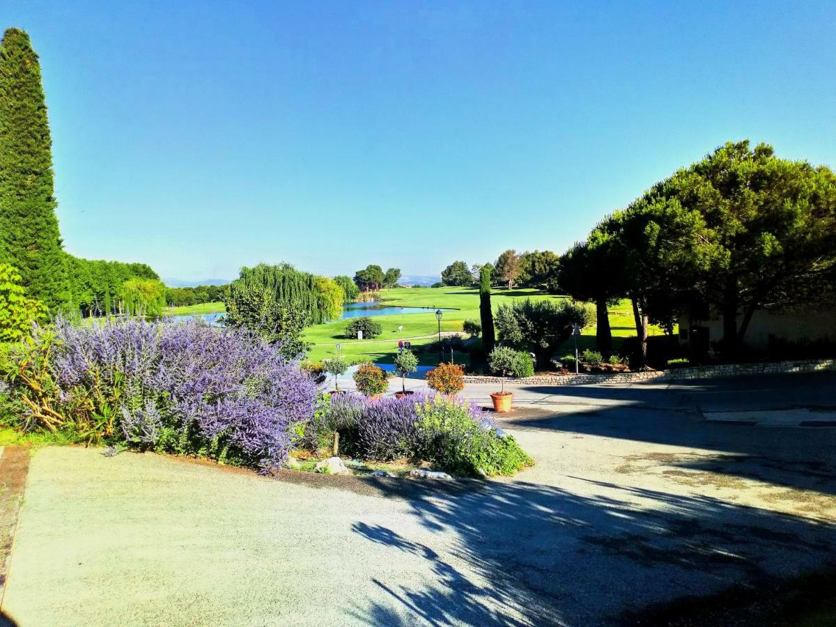 Charmant T2 Climatise Avec Belle Vue , Golf De Pont-Royal มัลล์มอร์ ภายนอก รูปภาพ