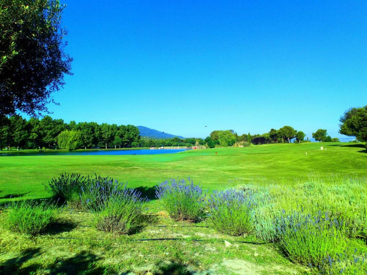 Charmant T2 Climatise Avec Belle Vue , Golf De Pont-Royal มัลล์มอร์ ภายนอก รูปภาพ